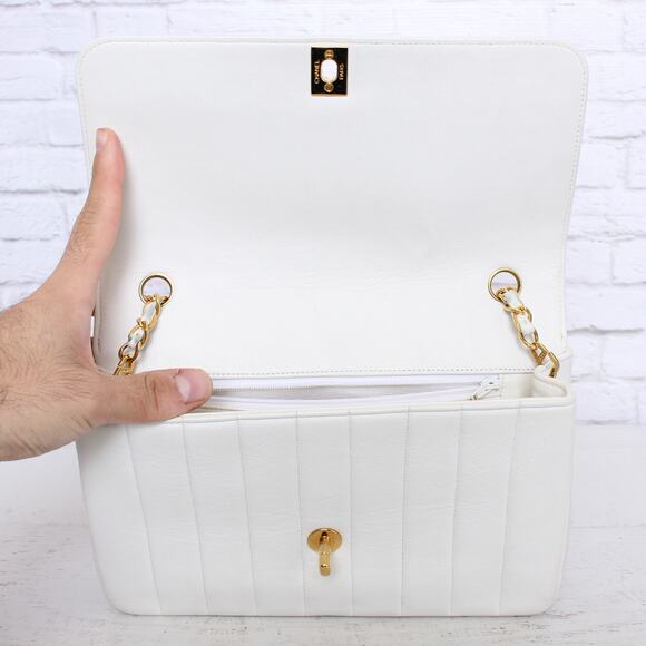 Chanel Mademoiselle White Lambskin Diana Flap Shoulder Crossbody Bag A5386 - Picture 8 of 12